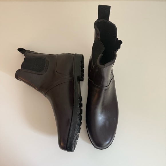Cole Haan Womens Size 10 Dark Purple Chelsea Rain Boots Waterproof Pre Loved - Picture 2 of 6